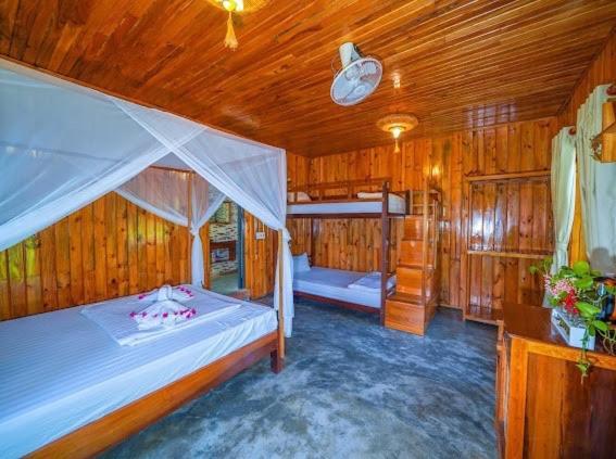 Jungle Boss Travel Lodge Phong Nha Exterior foto